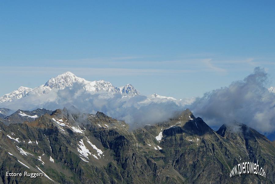 42 - il massiccio del Monte Bianco.JPG